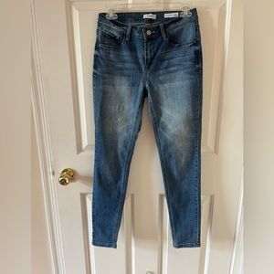 Size 2/26 Kensie Effortkess Ankle Jeans